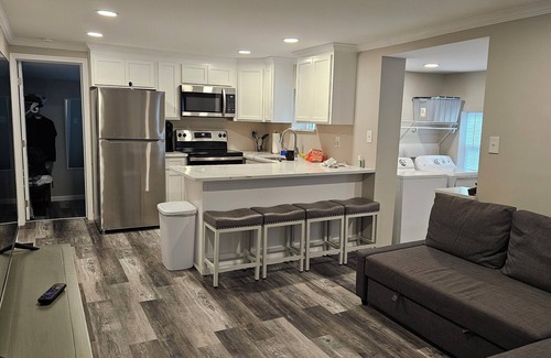 Marlton Apartamento | Apt. A, Cozy 2-bedroom in charming Evesham with AC, WiFi, fully updated place.