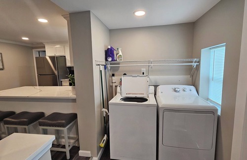 Marlton Apartamento | Apt. A, Cozy 2-bedroom in charming Evesham with AC, WiFi, fully updated place.