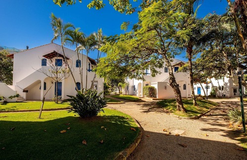 Ponta das Canas Apartamento | Apt Beautiful Condominium Foot on the Sand Rpb038