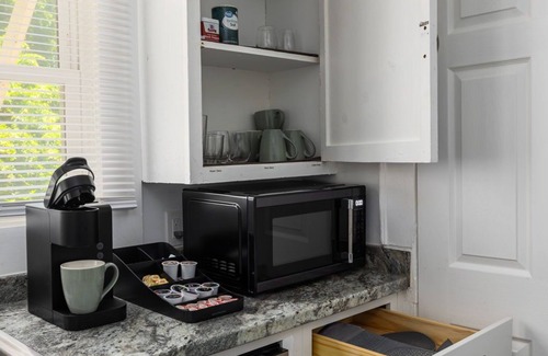 Greensboro Apartamento | Apt. C is Perfect for long term stays!