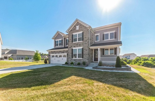 Winchester Apartamento | Apt c/ Movie Theater Pool Table Treadmill.
