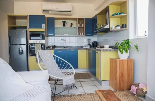 Tucacas Apartamento | Apt Frente al mar - AC - cama king - wifi rapido