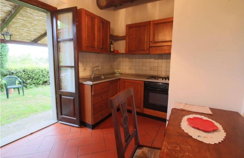 Camucia Apartamento | Apt in 19th century farmhouse near Cortona, pool, garden and beautiful views