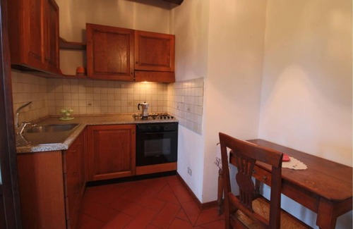 Camucia Apartamento | Apt in 19th century farmhouse near Cortona, pool, garden and beautiful views