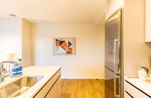 Seaport District Apartamento | Apt In Downtown Seaport with Pool and Gym
