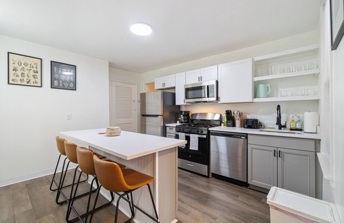 Mount Washington Apartamento | Apt in Mt Washington, Minutes to Sheraton & City Skyline Views W/Pack'N Play