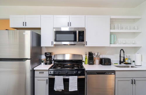 Mount Washington Apartamento | Apt in Mt Washington, Minutes to Sheraton & City Skyline Views W/Pack'N Play
