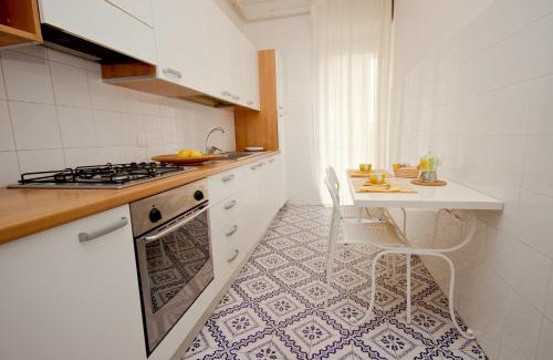 Ex Campo d'Aviazione Apartamento | Apt luminoso, spazioso con Aria condiz e bici