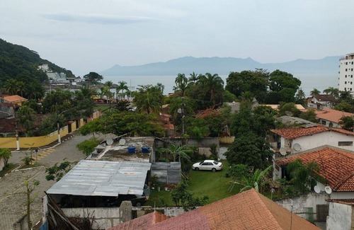Indaia Apartamento | Apto Martim de Sá, dorm, piscina, barbacoa, hasta 6 personas