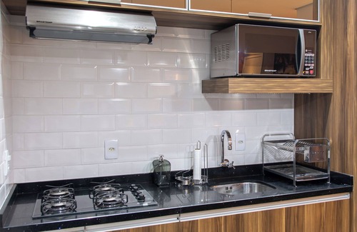 Enseada Apartamento | Apt moderno a 240 metros da praia DW6172