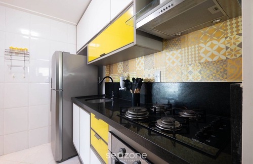 Piata Apartamento | Apt. w/Balcony 500m From the Beach Rei0206
