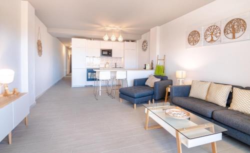 Tarifa Apartamento | Apt w Beach/Mountain Views, Pool and Parking