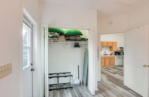 Ingles Apartamento | Apt w/ Lake Views - Day Trip to Virginia Tech!