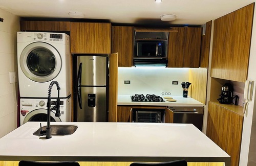 Calle 100 Apartamento | Apto with private jacuzzi sauna fireplace cinema and gym king size bed 93 park