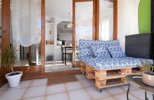 El Roc de Sant Gaieta Apartamento | Apt with swimming pool and parking, 3 minutes from the beach
