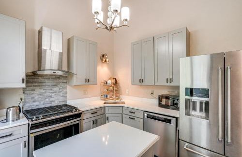 Guilderland Center Apartamento | Apt within Townhome Albany Estate with Yard Access