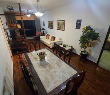 Vila Nova Apartamento | Apto 04 qtos, aconchegante, localizado em prédio frente Praia do Forte