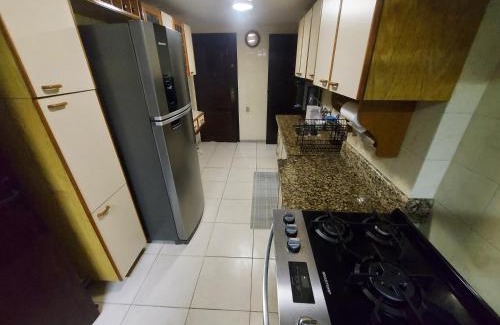 Vila Nova Apartamento | Apto 04 qtos, aconchegante, localizado em prédio frente Praia do Forte