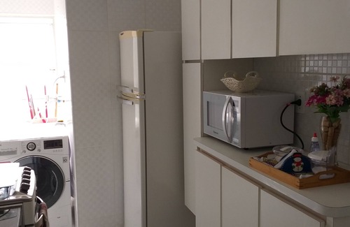 Vila Julia Apartamento | APTO 250 METROS PLAYA DE LA ENSEADA, REFORMADO, AR COND, ROPA Y CAMA Y BAÑO, LINDO
