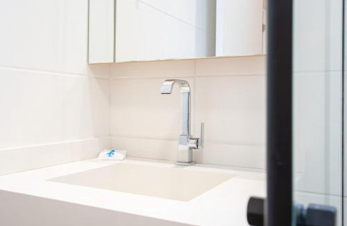 Picarras Apartamento | Apto Bal Picarras 150M PRAIA com PISICNA, sacada com CHURRASQUEIRA privativa, AR CONDICIONADO Wi Fi, PORTARIA 24h, PLAYGROUND INFANTIL, QUADRA DE ESPORTES vaga privativa de GARAGEM