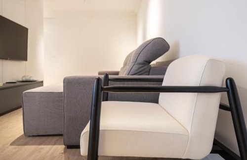 Picarras Apartamento | Apto Bal Picarras 150M PRAIA com PISICNA, sacada com CHURRASQUEIRA privativa, AR CONDICIONADO Wi Fi, PORTARIA 24h, PLAYGROUND INFANTIL, QUADRA DE ESPORTES vaga privativa de GARAGEM