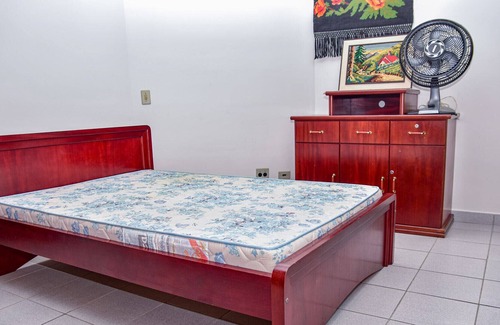Vila Alzira Apartamento | Apto c piscina e acesso exclusivo à praia, Guarujá