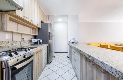 Mariscal Apartamento | Apto c/varanda a 250m da praia de Mariscal CRA304