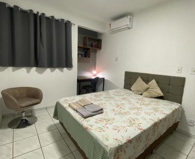 Dourados Apartamento | Apto charmoso no Parque dos IPES 2 Quartos casal ArCond WiFi 400M Home Office Garagem em Dourados