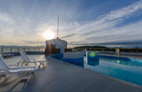Ponta das Canas Apartamento | Apto com piscina próximo ao mar DZ5034