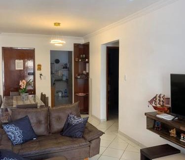 Aviacao Apartamento | Apto com Varanda e Churrasqueira - 30 m da Praia
