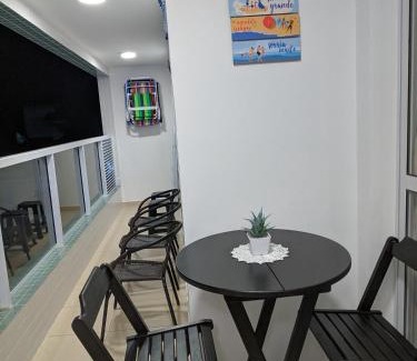 Vila Clais Apartamento | Apto completo com varanda gourmet a 50 mt da praia