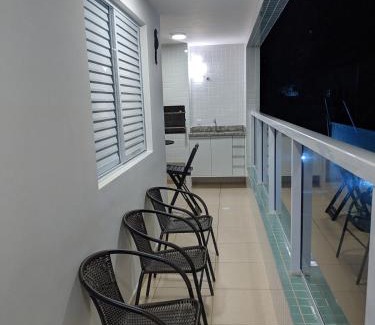 Vila Clais Apartamento | Apto completo com varanda gourmet a 50 mt da praia