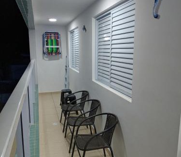 Vila Clais Apartamento | Apto completo com varanda gourmet a 50 mt da praia