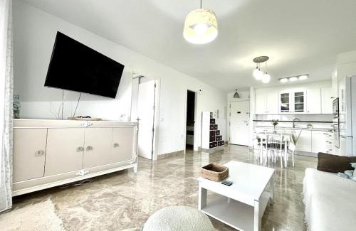 Almerimar Apartamento | Apto luminoso con vistas al golf y playa, con parking, piscina