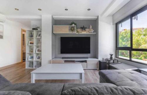 Benicassim Apartamento | Apto moderno con piscina en 1ª línea de playa