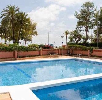 Benicassim Apartamento | Apto moderno con piscina en 1ª línea de playa
