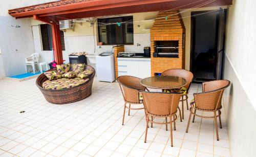 Praia Grande Apartamento | Apto na cobertura a 300m da Praia Grande-Ubatuba