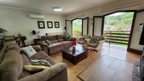 Capivari Apartamento | Apto no centro turístico Capivari (150m do Baden)
