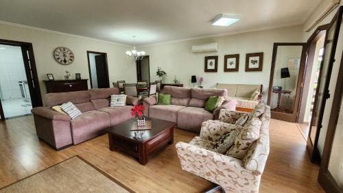 Capivari Apartamento | Apto no centro turístico Capivari (150m do Baden)