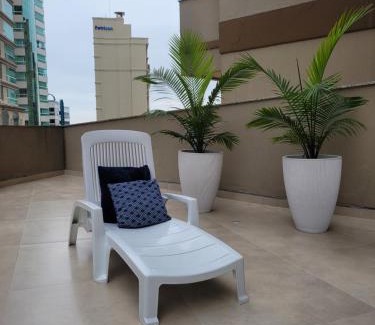 Andorinha Apartamento | Apto vista mar com 3 quartos e churrasqueira, 4 min praia