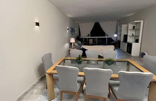 Centro Casa | Apto vista mar em Pitangueiras, Guarujá