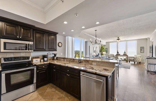 Gulfport Condominio | "Aqua Blue" Condo on the beach is waiting on you with breathtaking balcony views