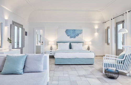 Perissa Hotel | Aqua Blue Hotel
