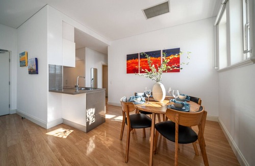 Henley Beach Apartamento | Aqua by the Sea - 1BR, Beachfront, Pool & Gym