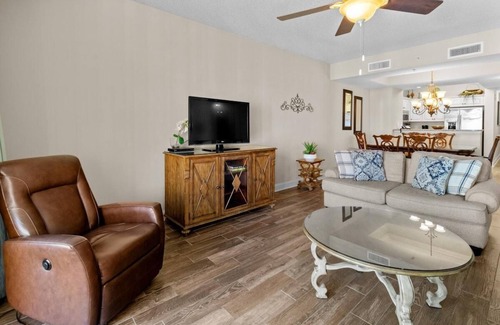 Windy Hill Condominio | Aqua Escape Oceanfront 2BR with King & Queen Beds