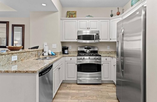 Windy Hill Condominio | Aqua Escape Oceanfront 2BR with King & Queen Beds