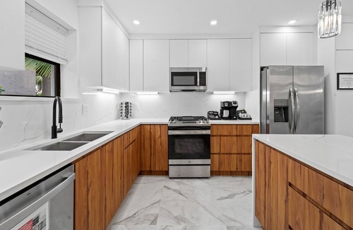 Hollywood Lakes Casa | Aqua Haven- Stylish Getaway With Pool and Jacuzzi