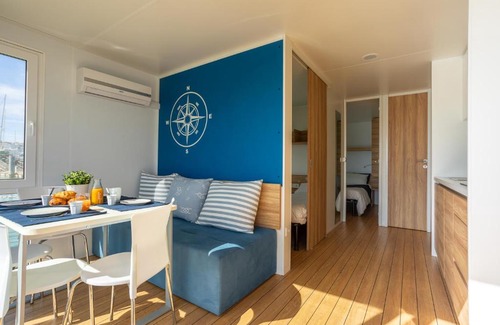 Giulianova Alquiler De Eote | AQUA RESORT GIULIANOVA - Houseboat Experience