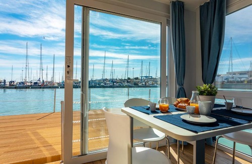 Giulianova Alquiler De Eote | AQUA RESORT GIULIANOVA - Houseboat Experience