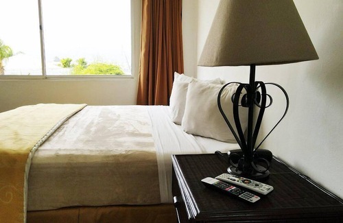 Lecheria Hotel | Aqua Vi Marina Hotel & Suites
